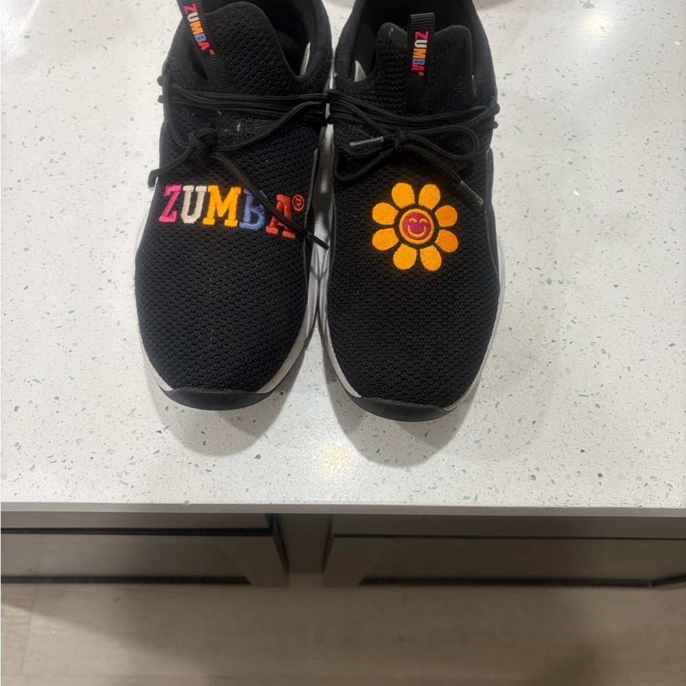 Zumba Fitness Black Slip-On Sneakers with Yellow Flower and Multicolor Logo - Picture 4 of 5
